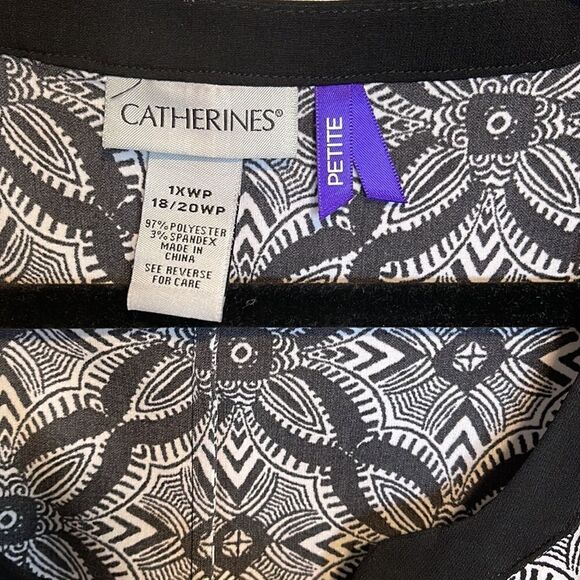Catherines- Black & White Floral Short Sleeve Button Front Top, Size 1X Petite - Picture 2 of 7